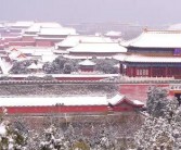 看雪中故宫感觉自己穿越了：红墙金瓦 白雪皑皑