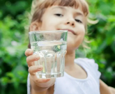 儿科医生:宝宝喝白开水最健康，不要经常喝纯净水
