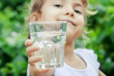 儿科医生:宝宝喝白开水最健康，不要经常喝纯净水