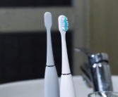 早晚刷牙哪个比较重要为什么