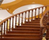 复式房楼梯扶手款式有哪些(楼梯扶手有哪几种材料？)