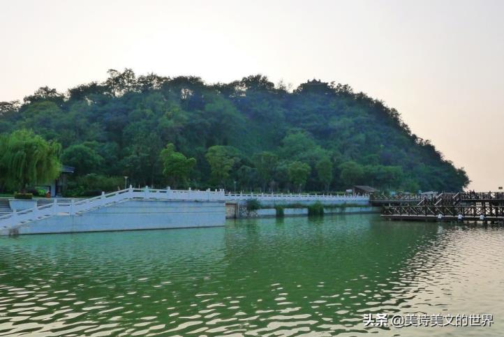 几时有把酒问青天意思(海上生明月天涯共此时意思)