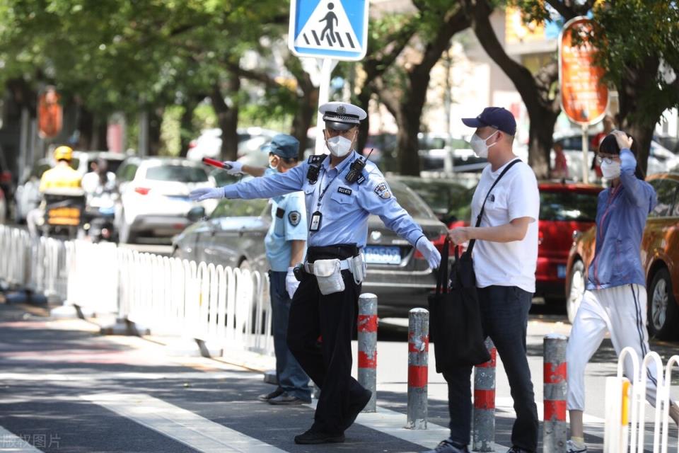 当辅警需要什么条件(普通人考辅警必须满足三个条件)