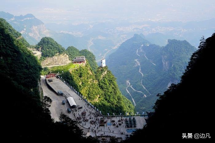 望天门山的天门山在哪(天门山在哪里)