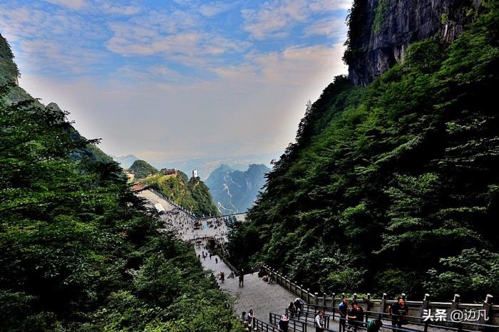 望天门山的天门山在哪(天门山在哪里)