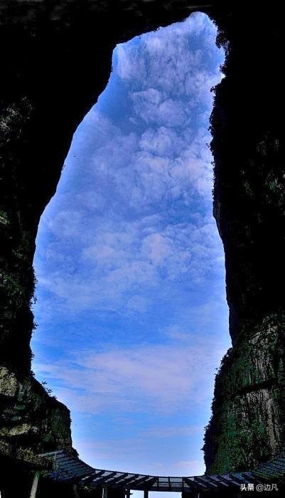 望天门山的天门山在哪(天门山在哪里)