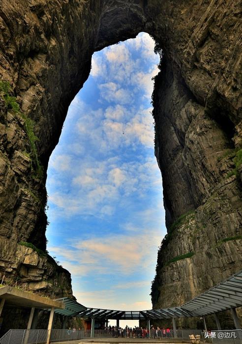 望天门山的天门山在哪(天门山在哪里)