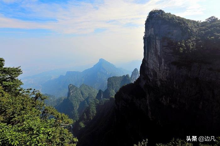 望天门山的天门山在哪(天门山在哪里)