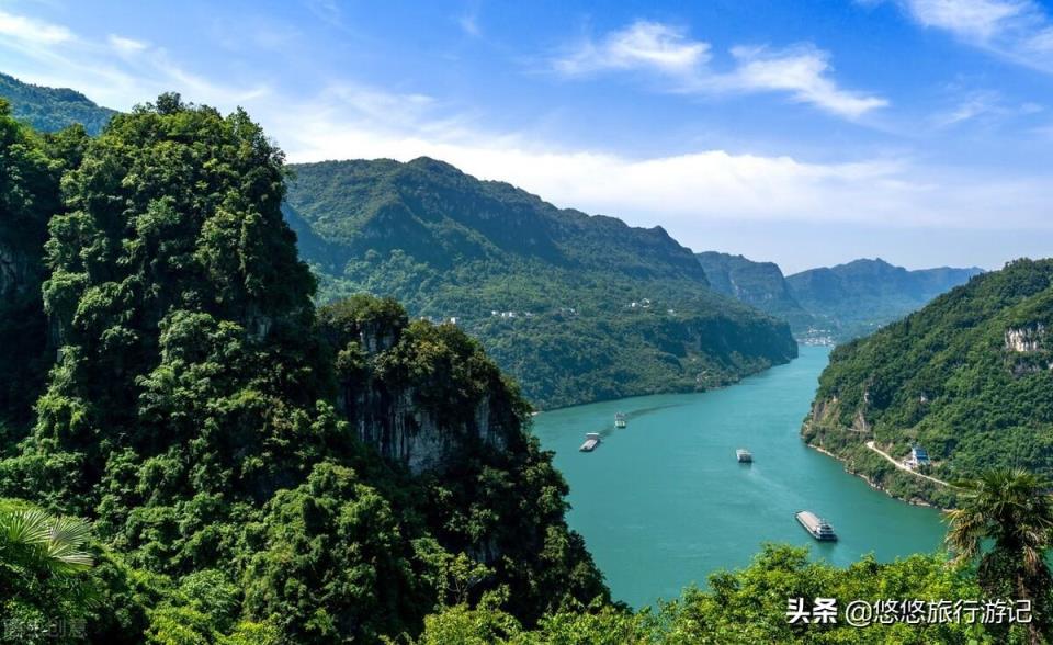 坐游轮出去旅游多少钱(2022坐长江三峡游轮旅游的费用明细)