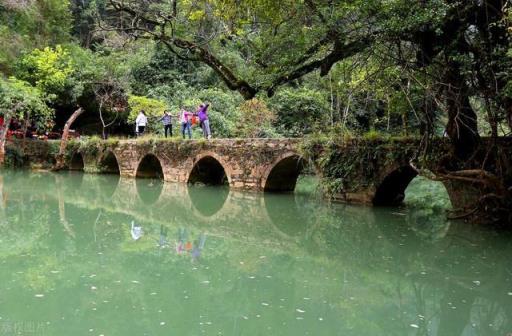 贵州旅游攻略必去十大景点(贵州旅游必去五大景点)