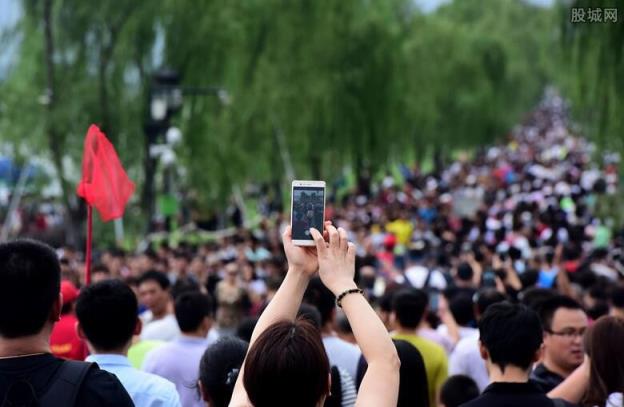 五一还能本地游吗(全国多地景区限流你会去旅游吗)