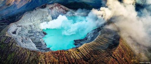 长白山天池属于火山口湖(长白山天池形成过程简述)