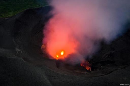 长白山天池属于火山口湖(长白山天池形成过程简述)