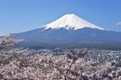 长白山天池属于火山口湖(长白山天池形成过程简述)